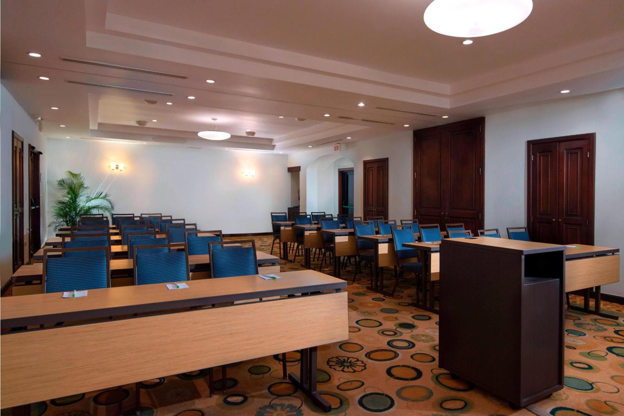 מלון Courtyard By Marriott סנטו דומינגו מראה חיצוני תמונה