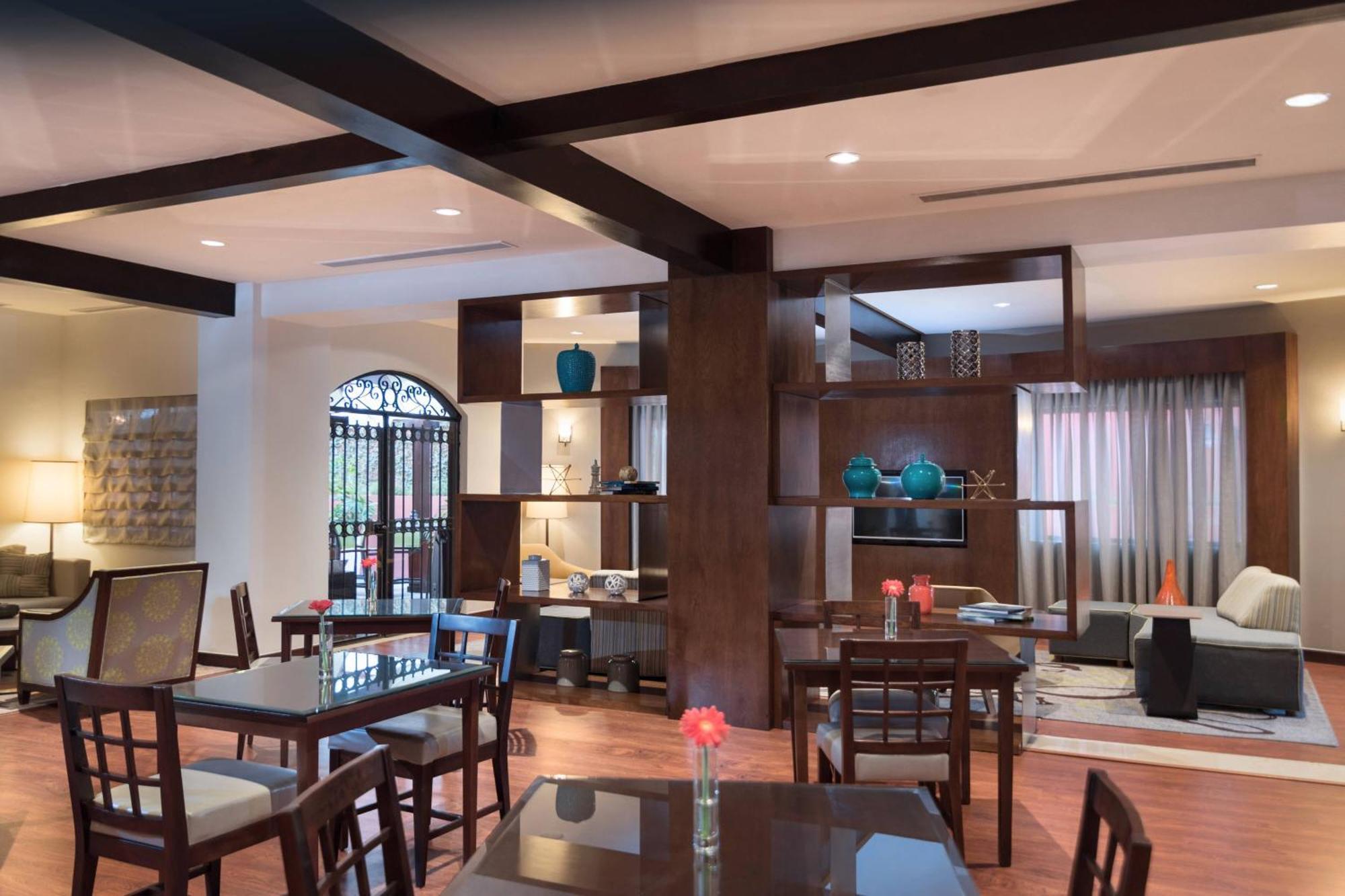 מלון Courtyard By Marriott סנטו דומינגו מראה חיצוני תמונה